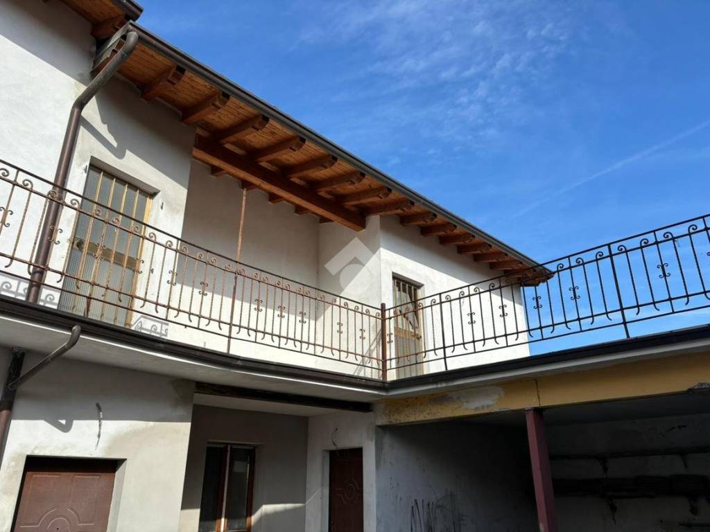 Villa a Rezzato in Via Michelangelo, 2 - Foto 2
