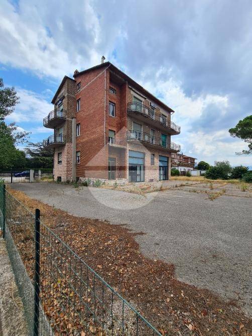 Palazzo / stabile a Assisi - Foto 2
