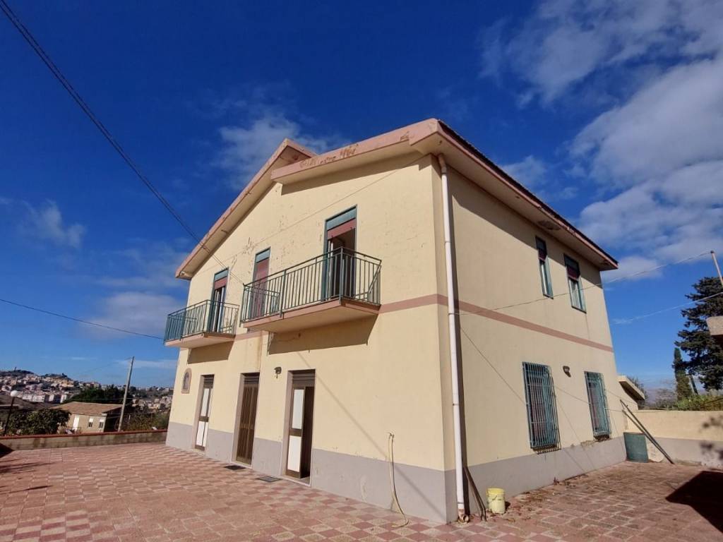 Villa a Caltanissetta in Via Babbaurra - Foto 2