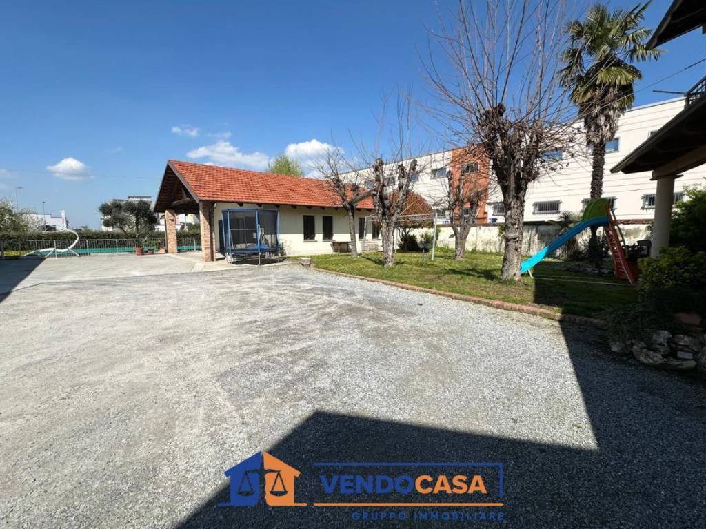 Villa a Cherasco in Via Cuneo, 6 - Foto 4
