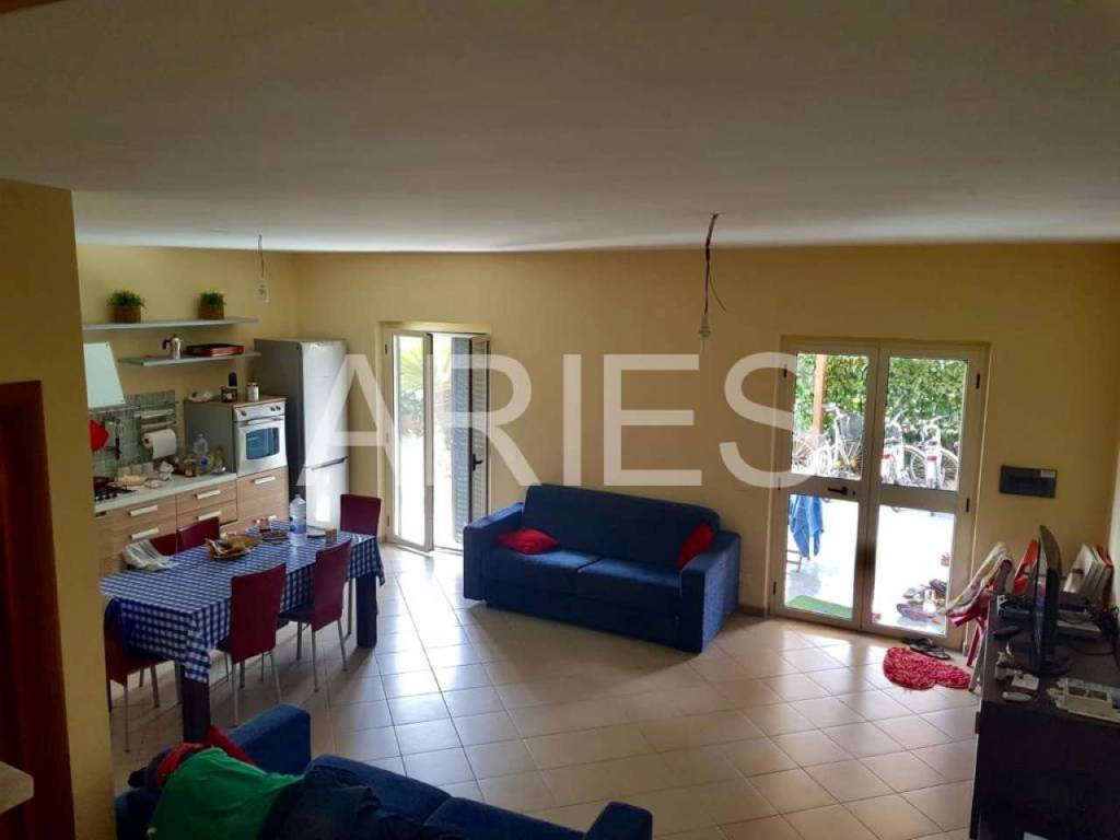 Villa a Villapiana in strada provinciale Villapiana Scalo Cosenza Zona Fiumara - Foto 5