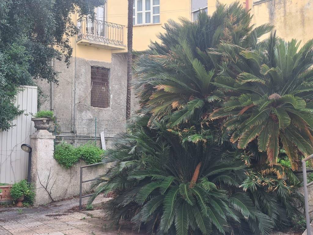 Palazzo / stabile a Catanzaro in Salita Piazza Roma, 7 - Foto 2