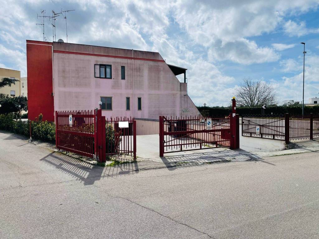 Box / garage a San cesario di lecce in Via Sant'Elia, 99 - Foto 2