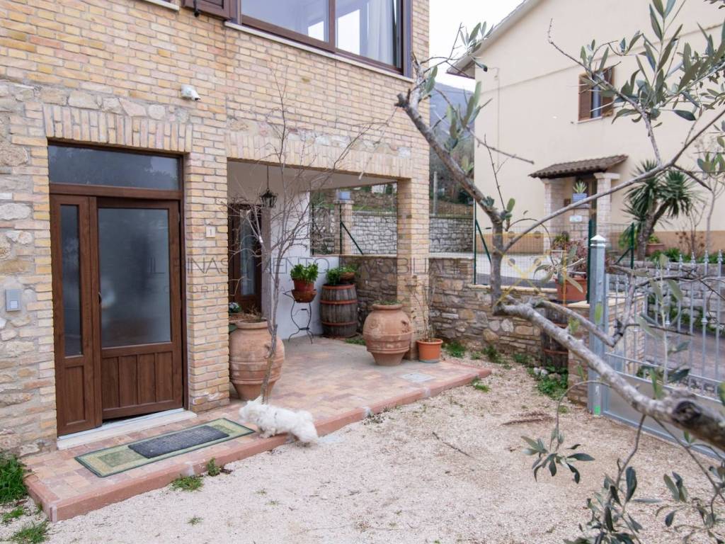 Casa indipendente a Assisi in Via Fosso Rosceto, 1 - Foto 2