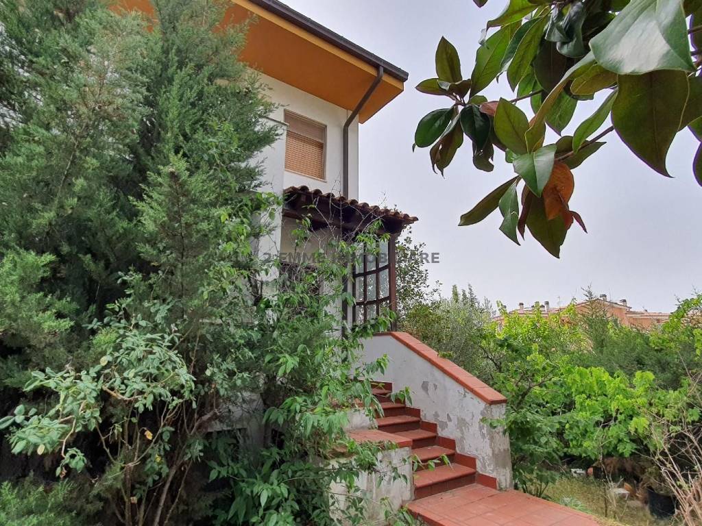 Villa a Folignano in VIA FABRIANO 2 - Foto 4