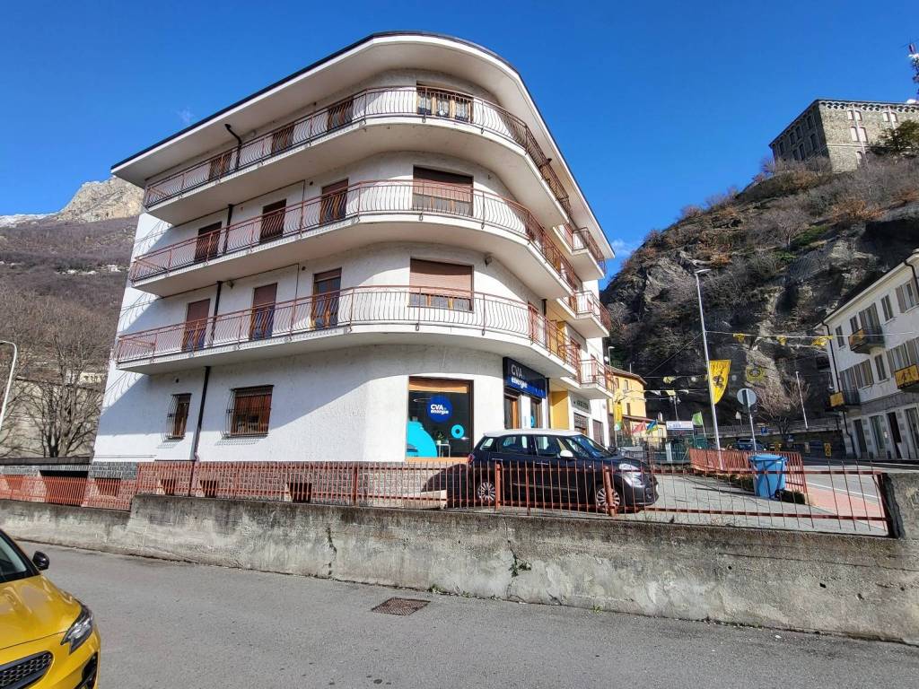 Appartamento a Pont-saint-martin in Via della Resistenza, 4 - Foto 2