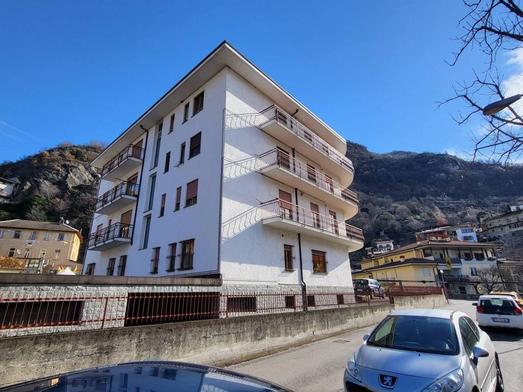 Appartamento a Pont-saint-martin in Via della Resistenza, 4 - Foto 3