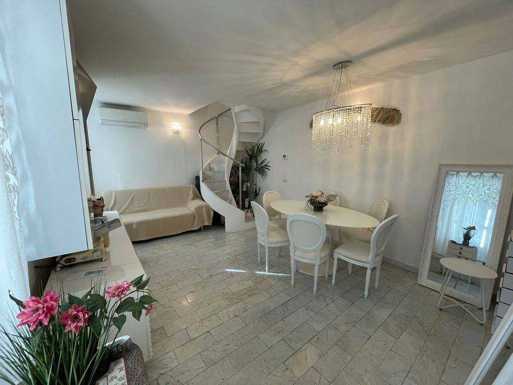 Casa indipendente a Forte dei marmi in Via Francesco Carrara - Foto 5