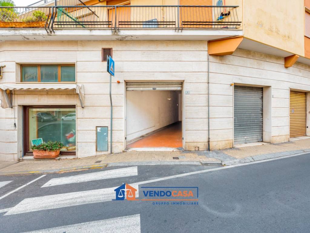 Box / garage a Imperia in Via Pola, 1 - Foto 2