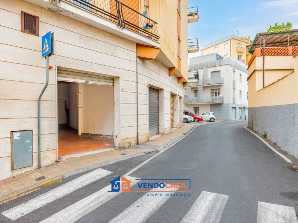 Box / garage a Imperia in Via Pola, 1 - Foto 4