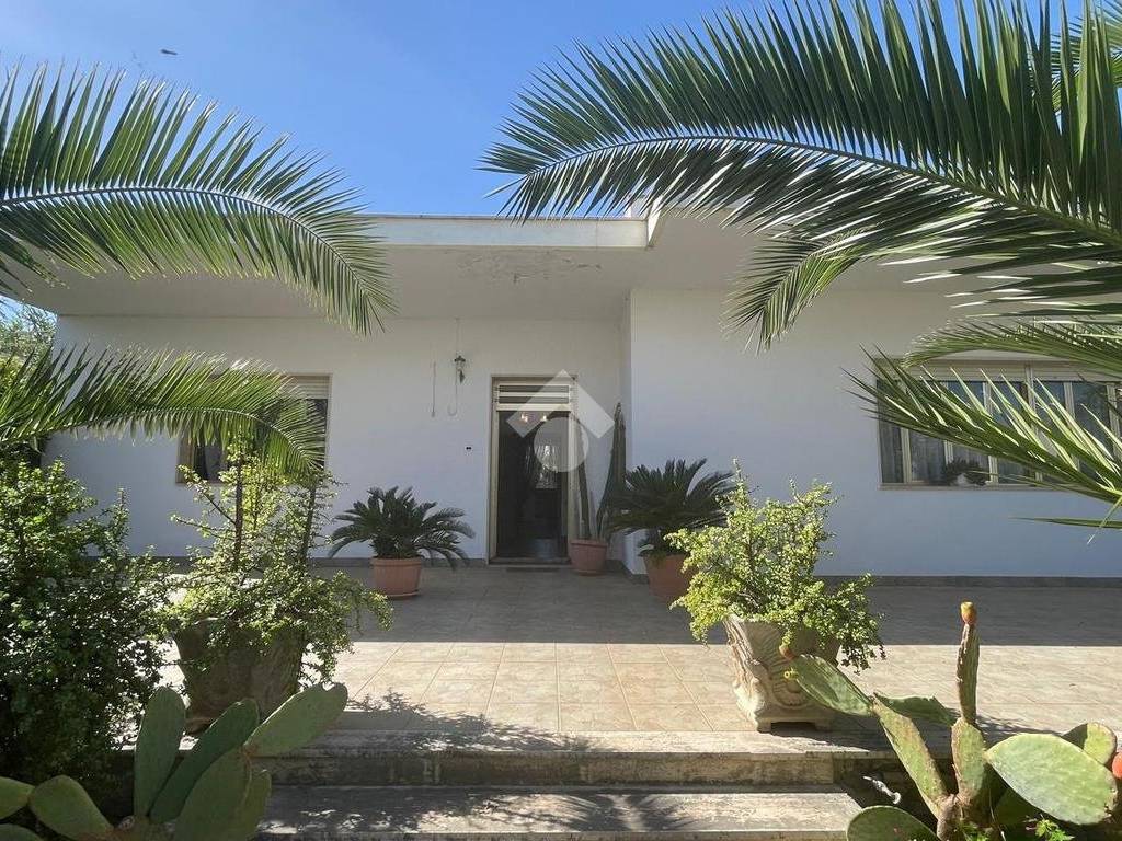 Casa indipendente a Racale in Via Asmara - Foto 2