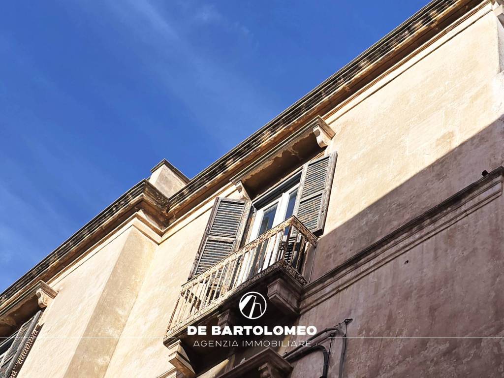 Palazzo / stabile a Taranto in Vico Innocentini - Foto 2