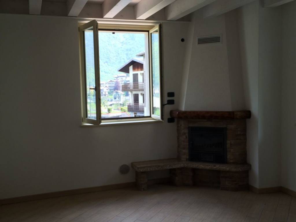 Appartamento a Oltre il colle in Via Roma, 439 - Foto 2