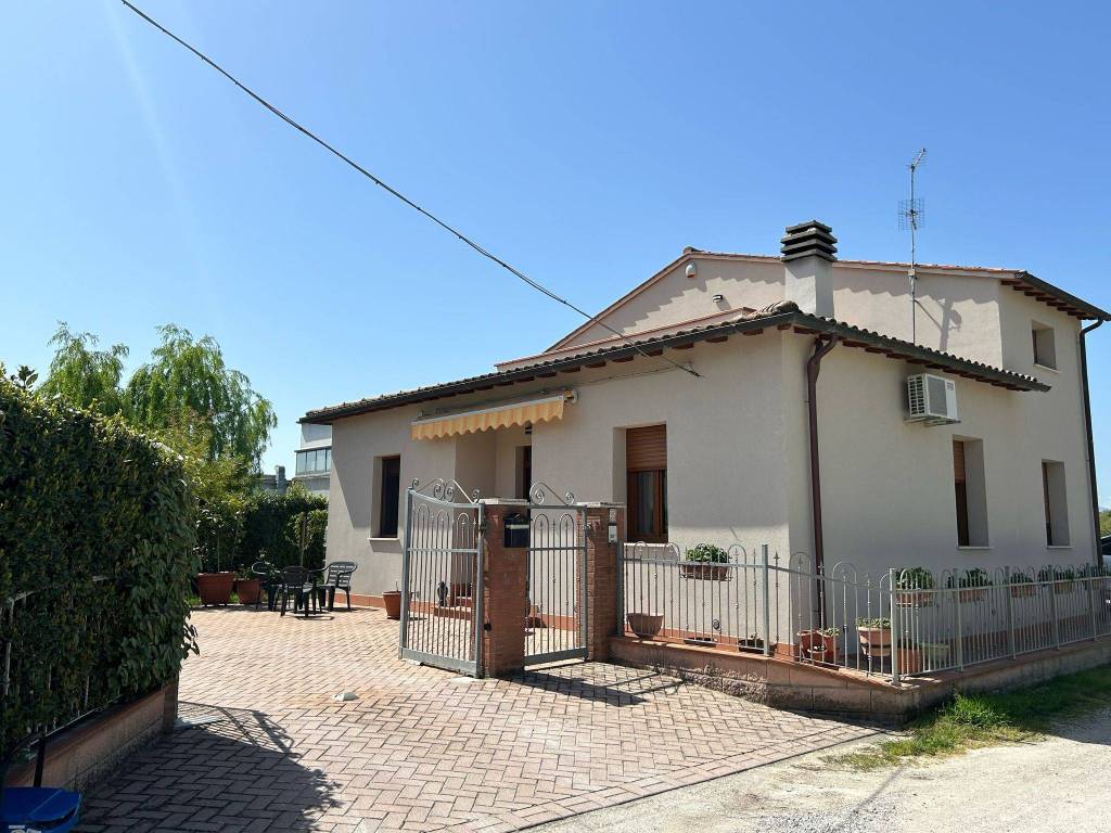 Villa a Castiglione del lago in Località Pineta, 45 - Foto 5