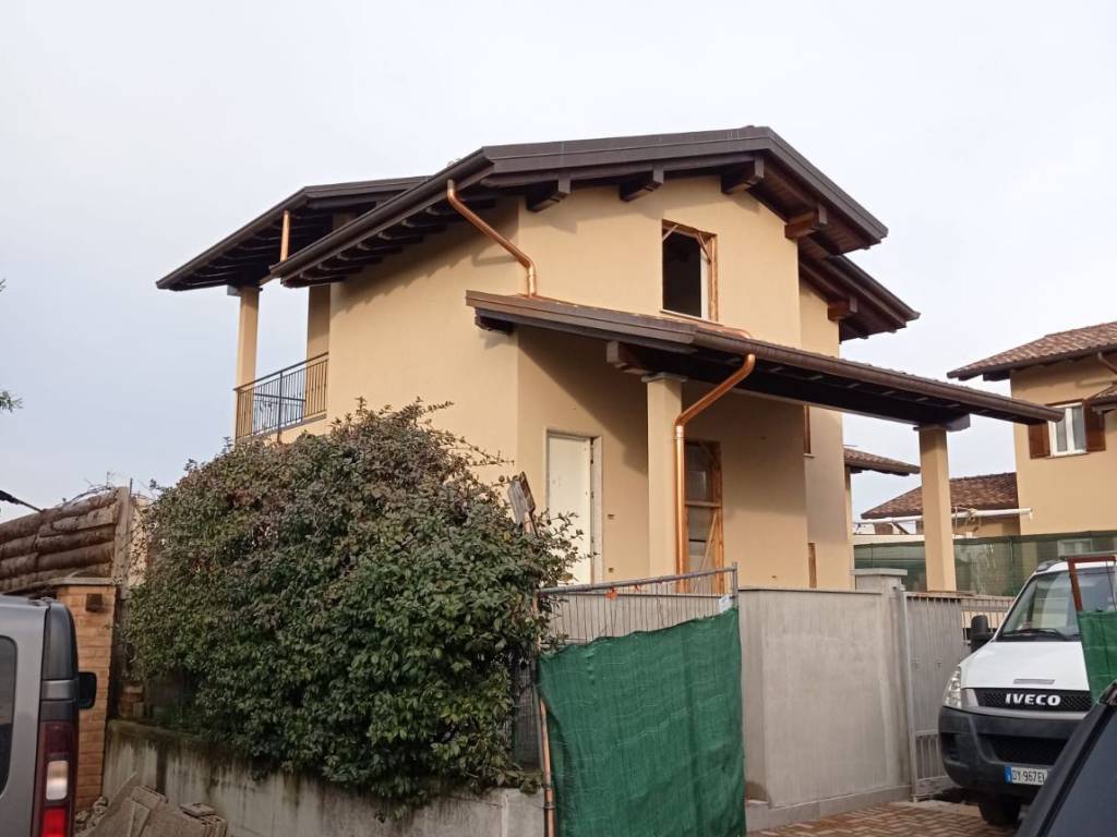 Villa a Pombia in Via Monte Rosa - Foto 2