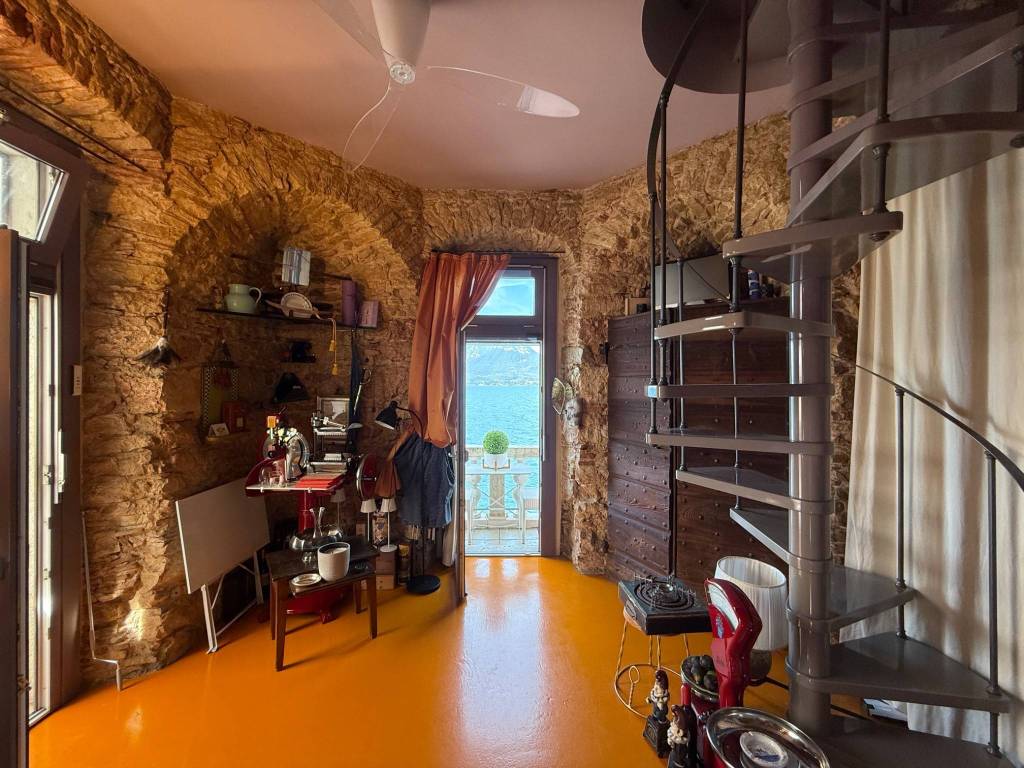 Attico / mansarda a Torri del benaco in Via Pai di Sotto - Foto 4