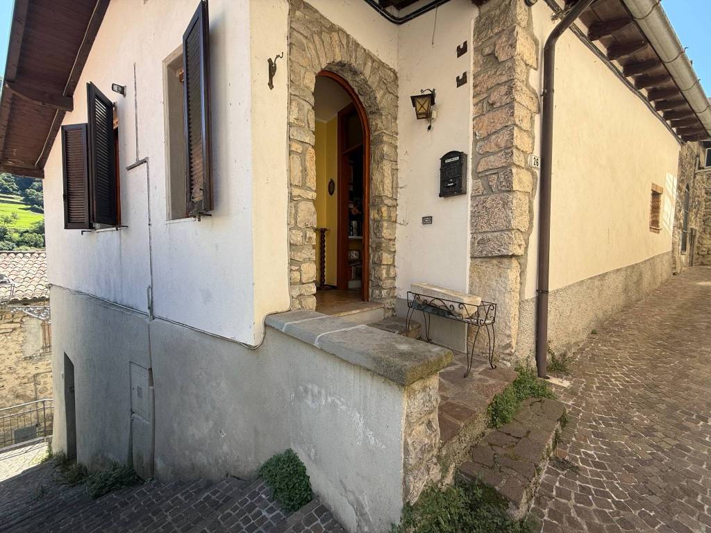Casa indipendente a Adrara san rocco in Via Valdimura - Foto 2