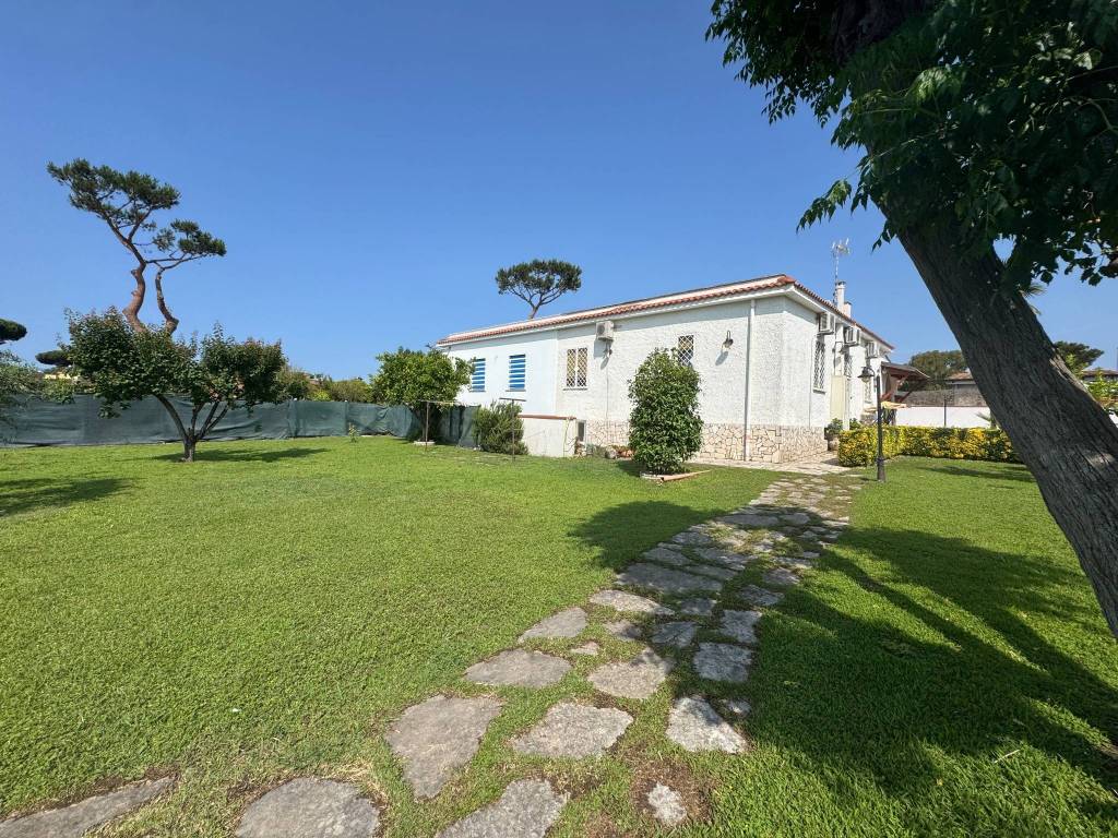 Villa a Terracina in Riva del Fuego - Foto 2