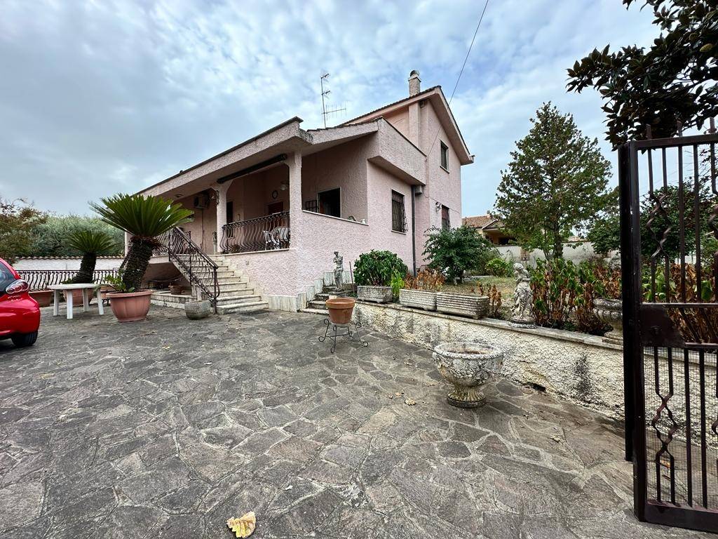 Villa a Genzano di roma in Via Orazio - Foto 5