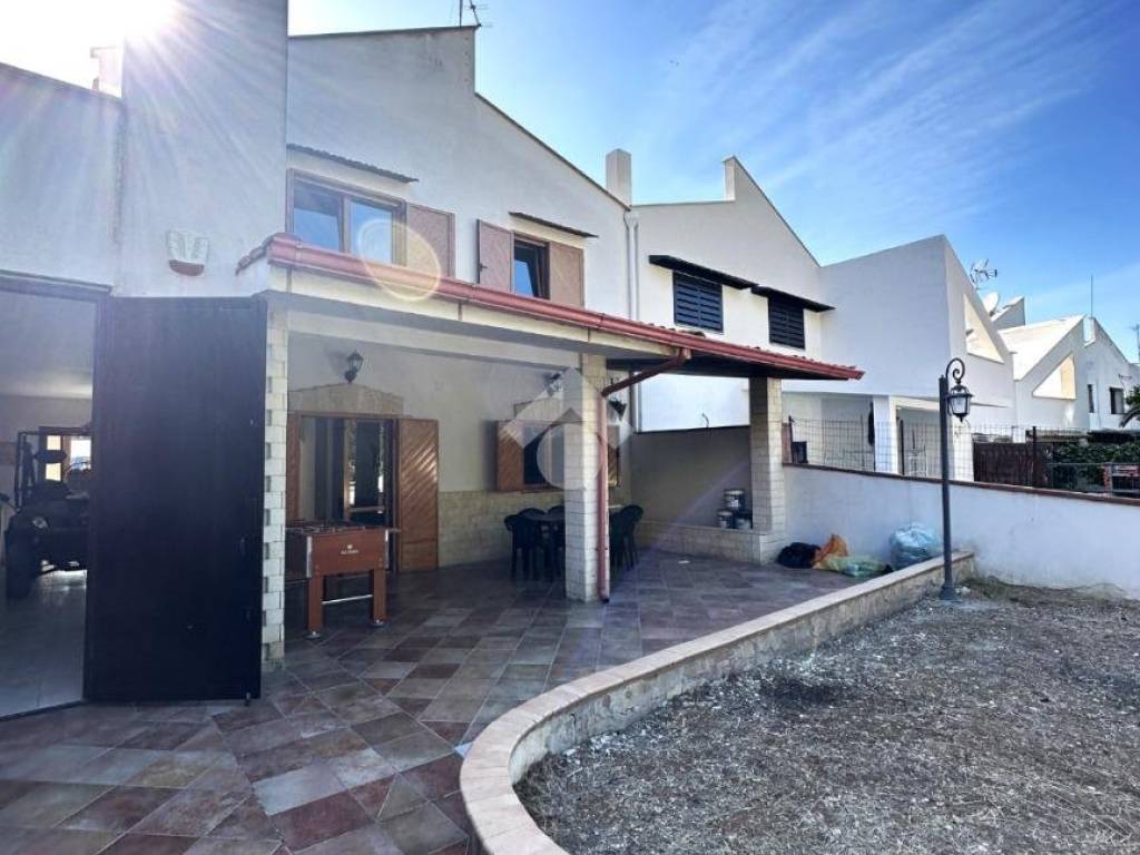 Villetta a schiera a Canosa di puglia in Piazza Oristano, 28 - Foto 2