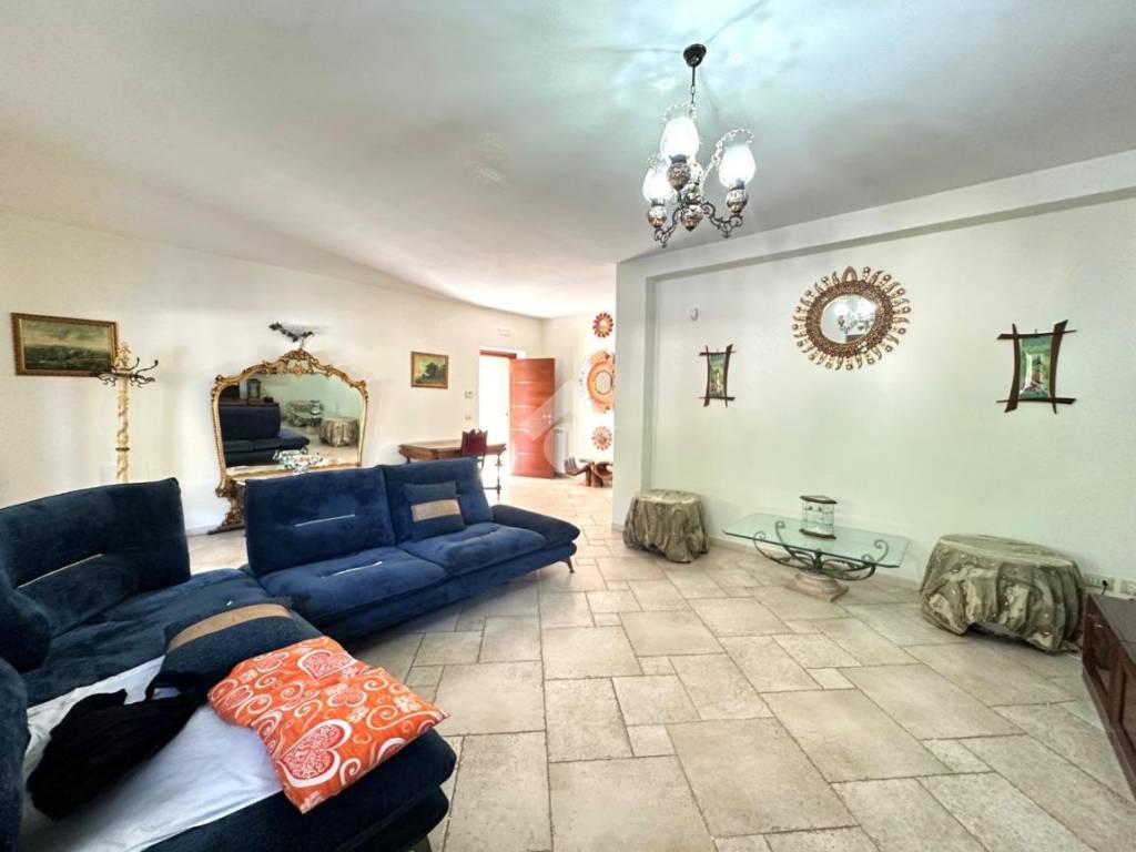 Villetta a schiera a Canosa di puglia in Piazza Oristano, 28 - Foto 5