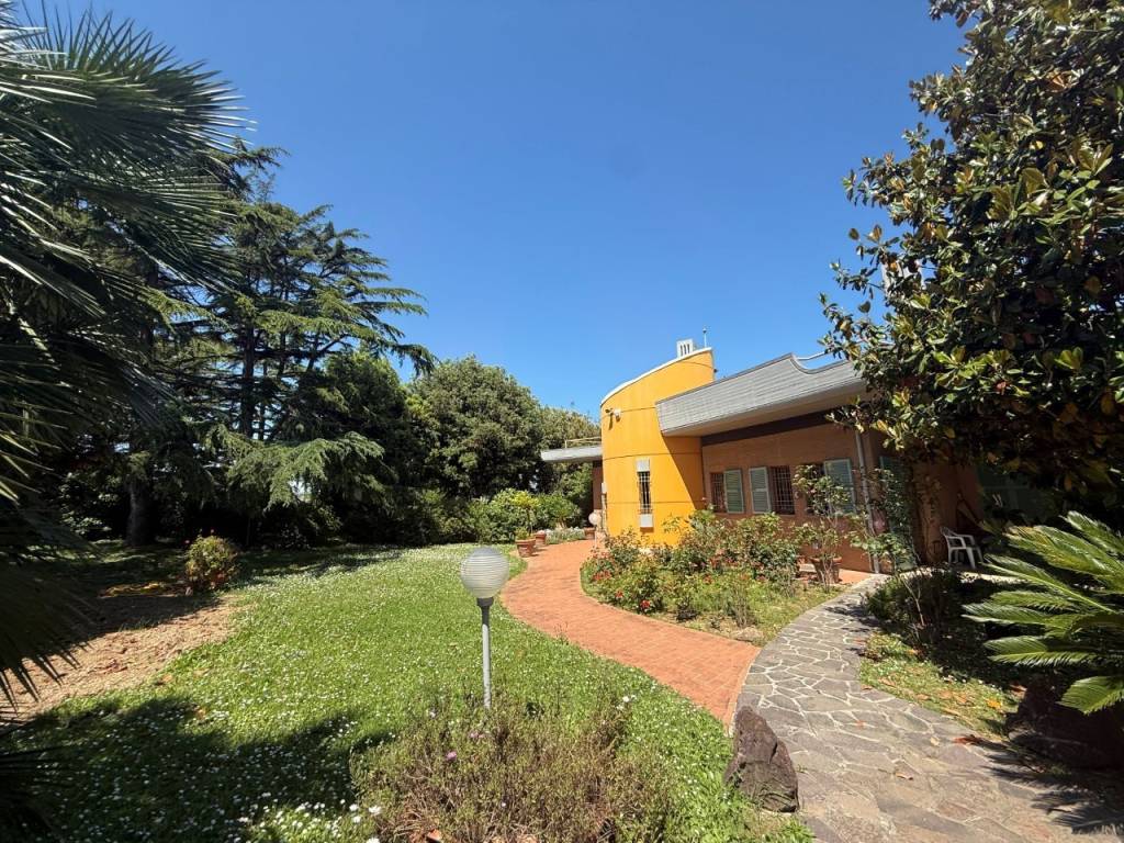 Villa a Civitanova marche in Strada Monte Troiano, 26 - Foto 2