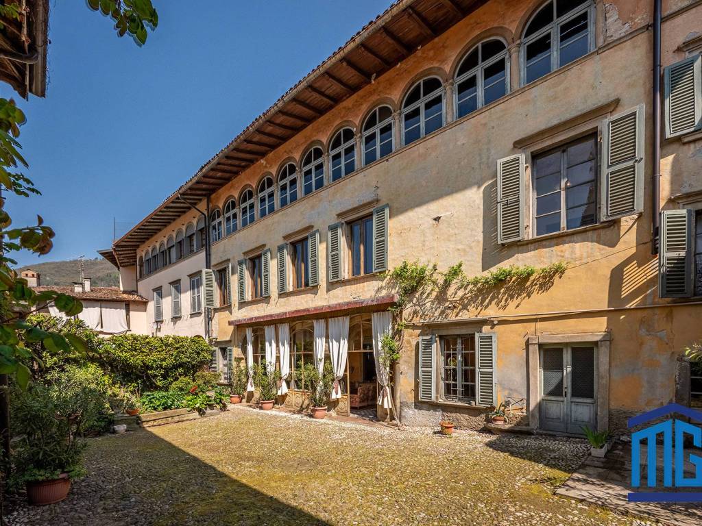 Palazzo / stabile a Gandino in Via Dante Alighieri, 22 - Foto 2