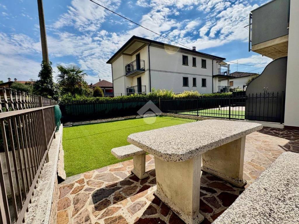 Appartamento a Calcinate in Via Carlo Casalegno, 99 - Foto 2