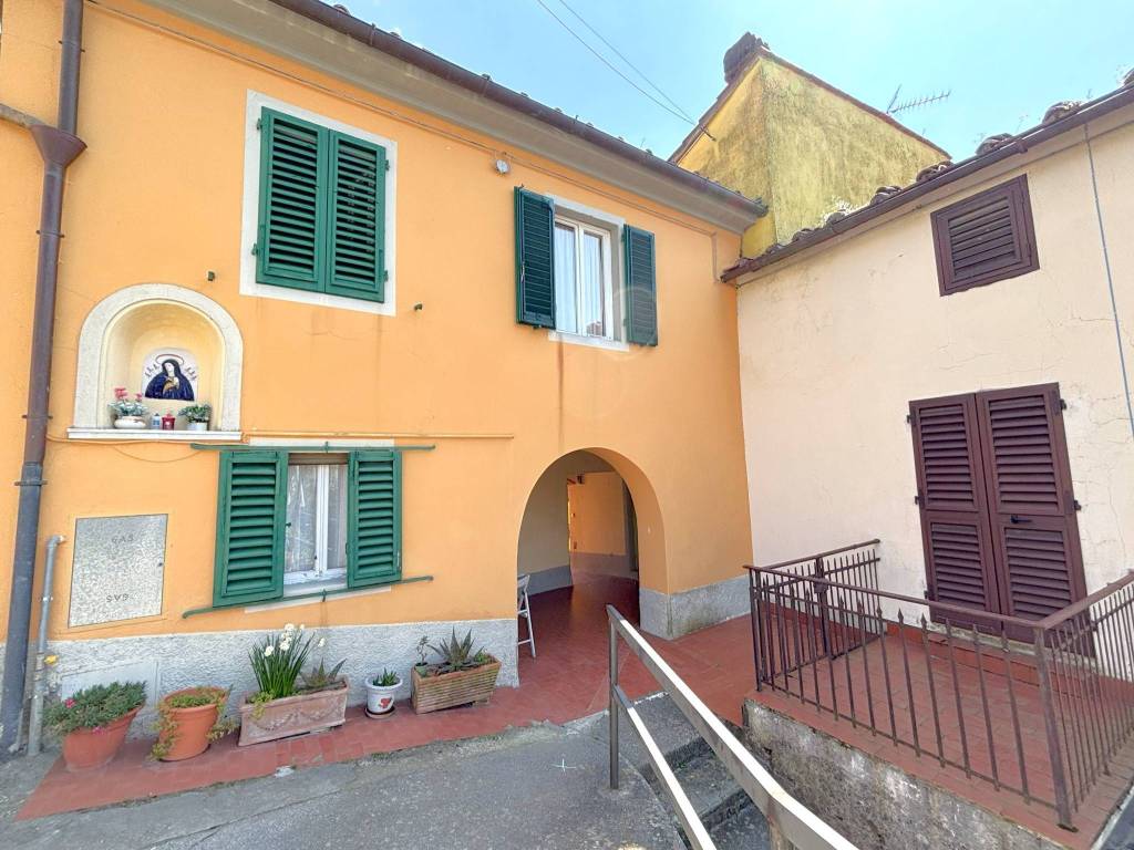 Casa indipendente a Pistoia in Via di Santomoro, 133 - Foto 2
