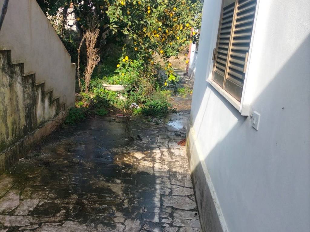 Villa a Aprilia in Via Annea - Foto 5