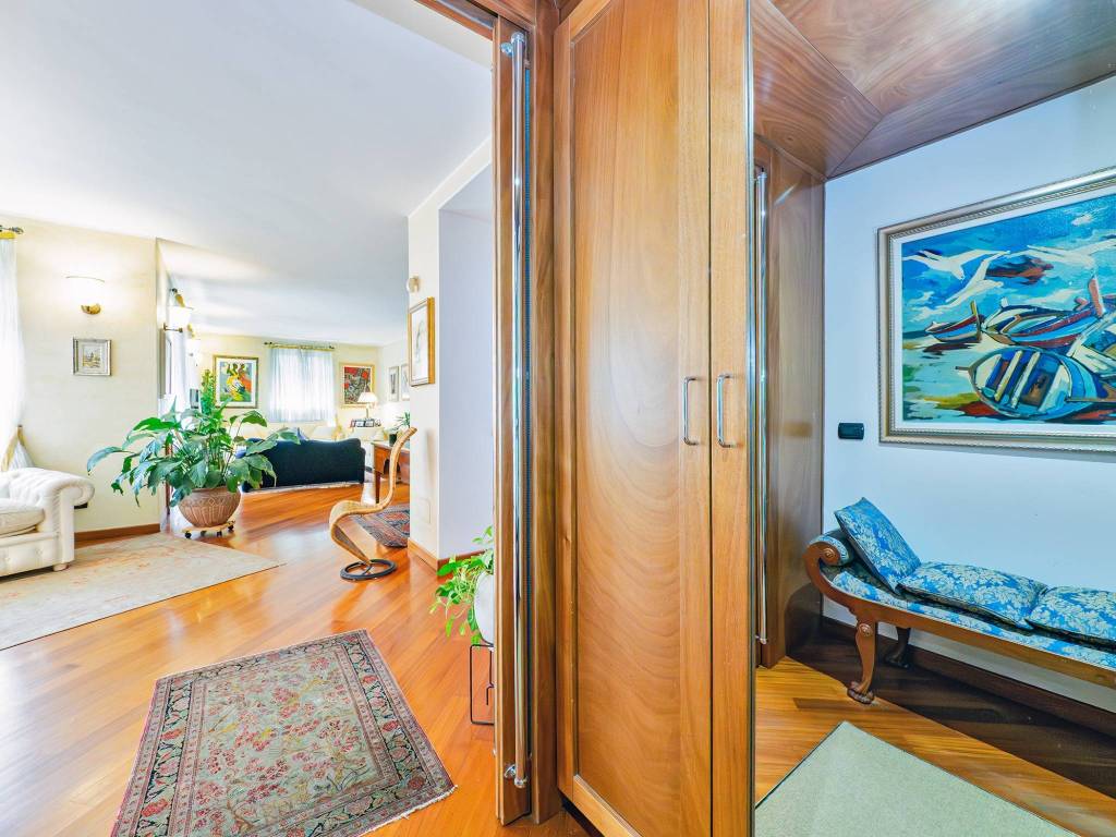 Villa a Origgio in Via Giosuè Ceriani, 10 - Foto 2