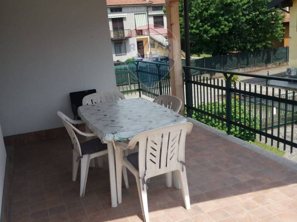 Villa a Biandronno in Via Pio Selvini, 40 - Foto 3