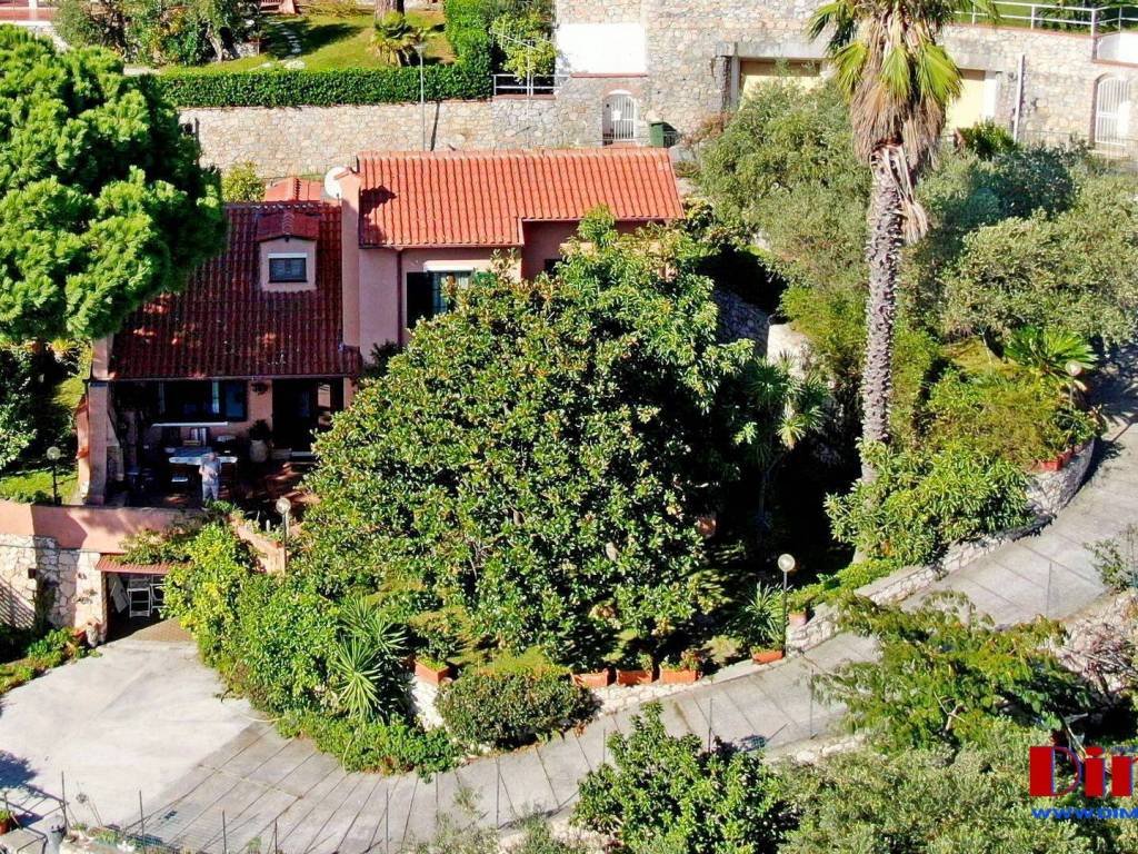 Villa a Finale ligure in Via dei Navigatori, 56 - Foto 3