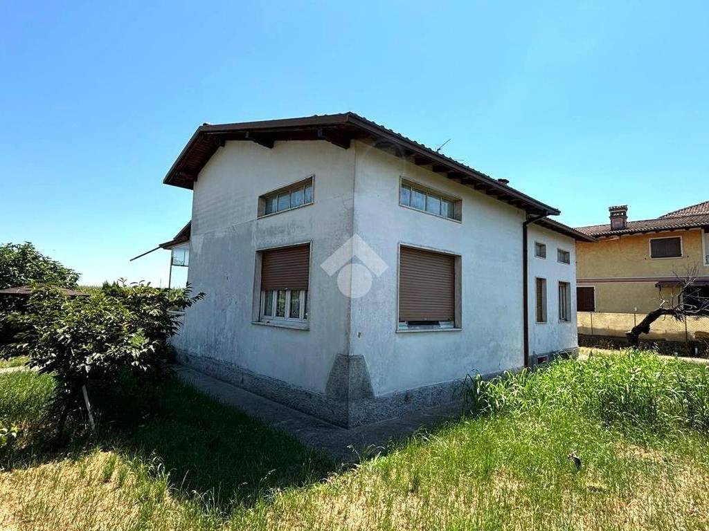 Villa a Castrezzato in via Pietro Pagani, 10 - Foto 2