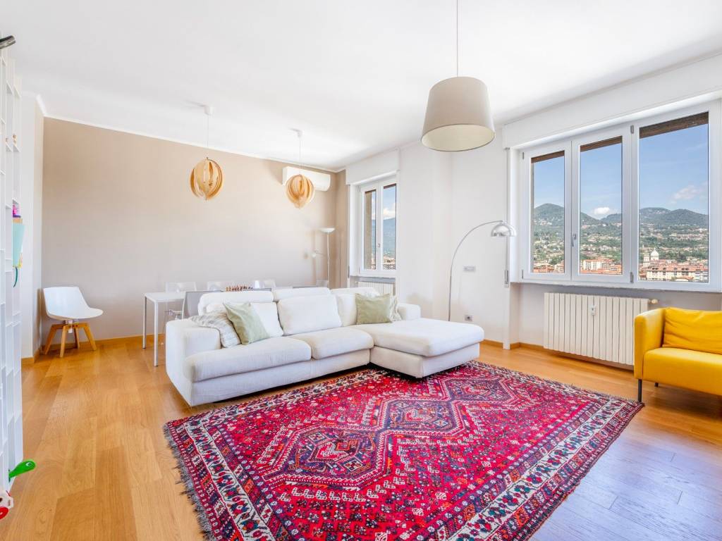 Appartamento a Verbania in Via Vittorio Veneto - Foto 2