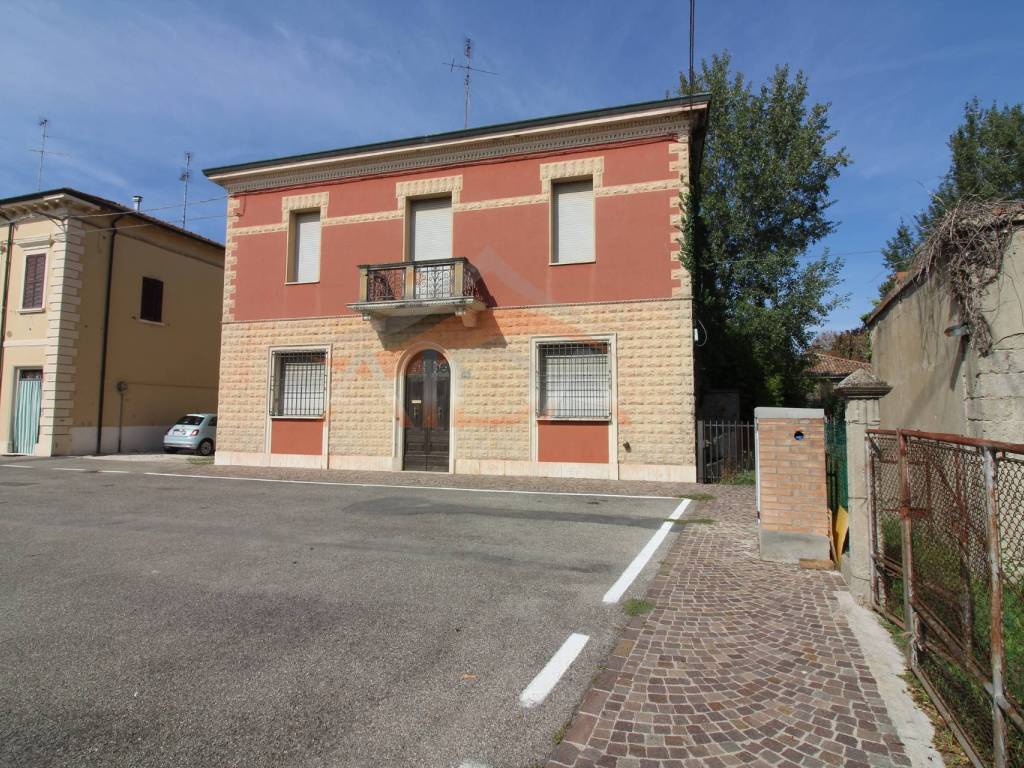 Villa a Conselice in PIAZZA DEI CADUTI, 5 - Foto 4