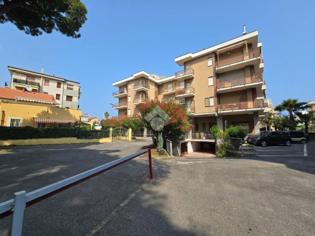 Box / garage a Ceriale in Via Aurelia, 164 - Foto 5