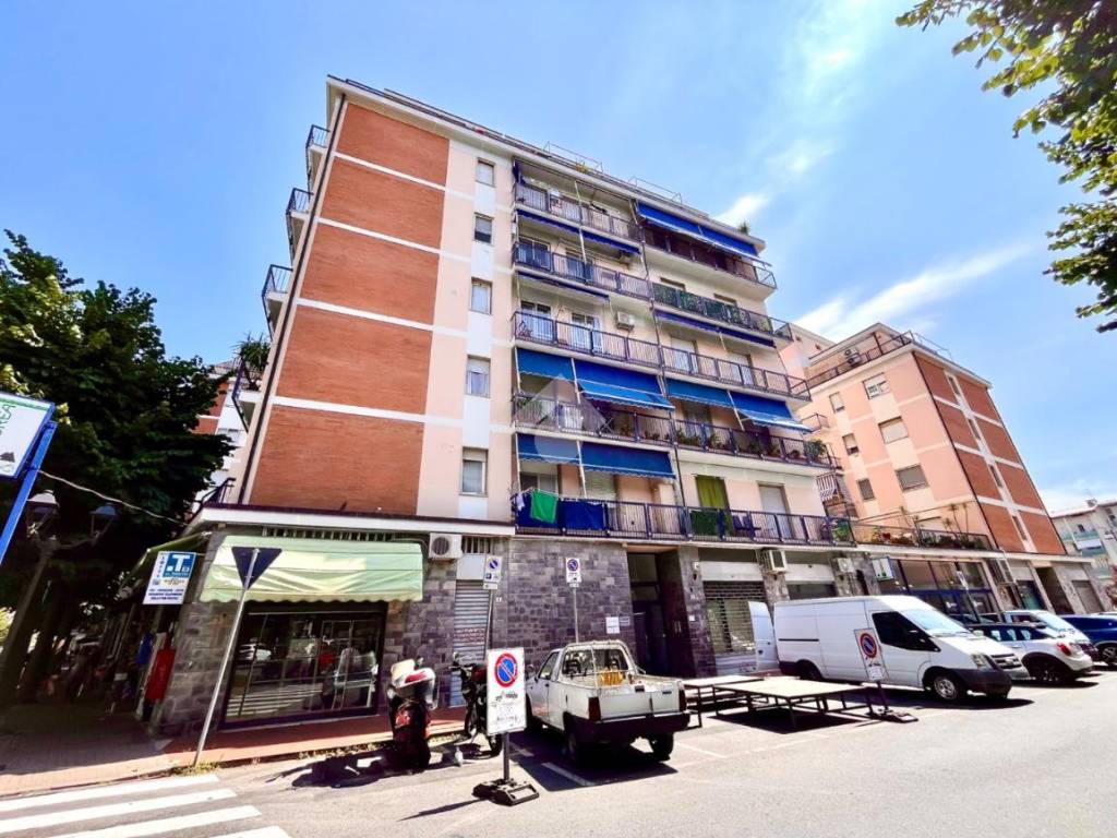 Appartamento a Albenga in Via Alcide de Gasperi - Foto 3