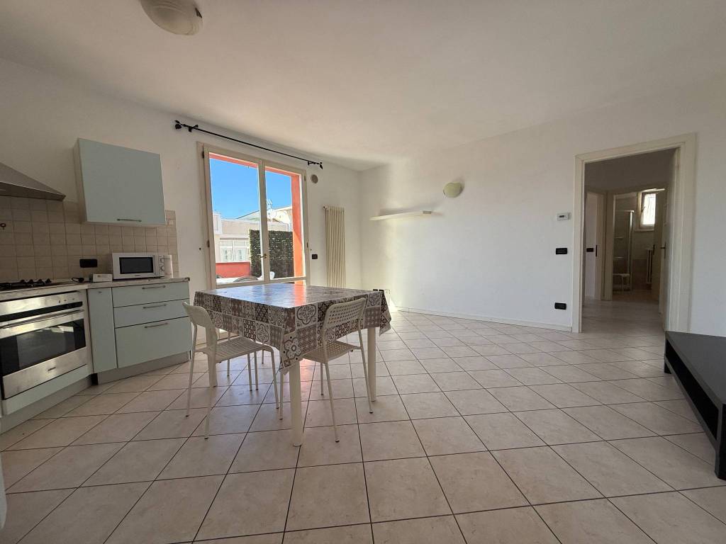 Appartamento a Riccione in Viale Cecco Angiolieri, 16 - Foto 2