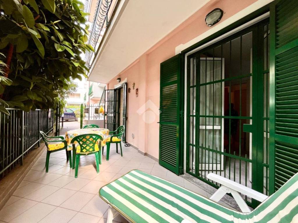 Appartamento a Albenga in Rione tiziano, 7 - Foto 2
