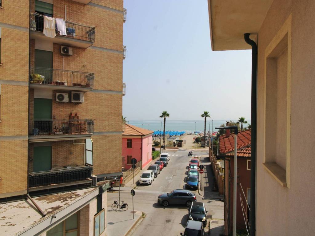 Appartamento a Civitanova marche in Via Regina Elena - Foto 2