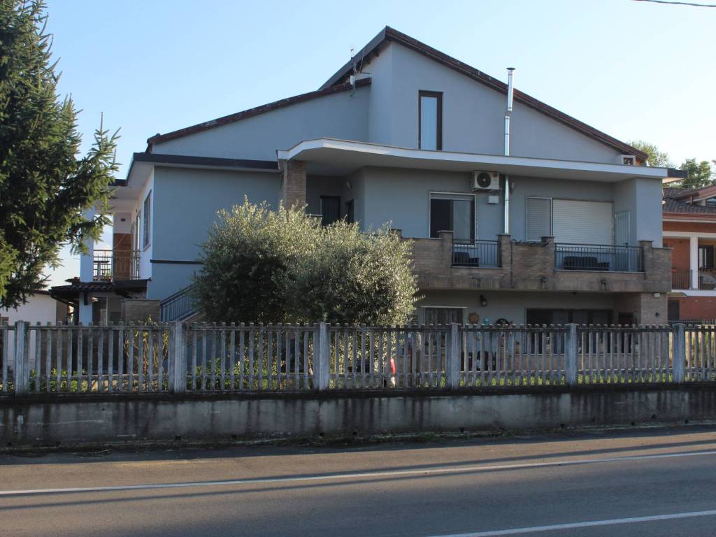 Appartamento a Leinì in Strada Provinciale di Leinì - Foto 2