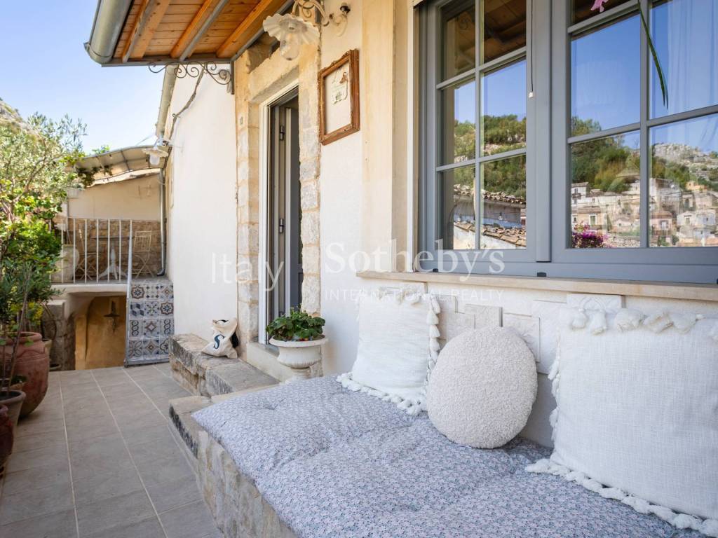 Casa indipendente a Modica in Via Incatasciato - Foto 2