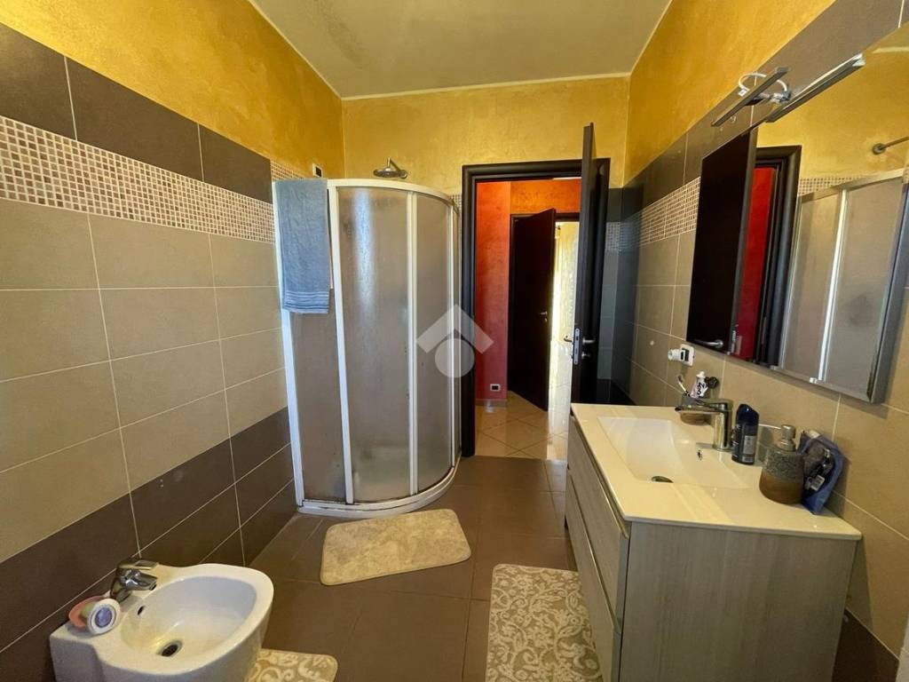 Appartamento a Oleggio in Via Traversa Bretagna Strera, 4 - Foto 5