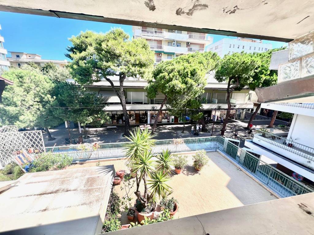 Appartamento a Riccione in Viale Dante Alighieri, 29 - Foto 3