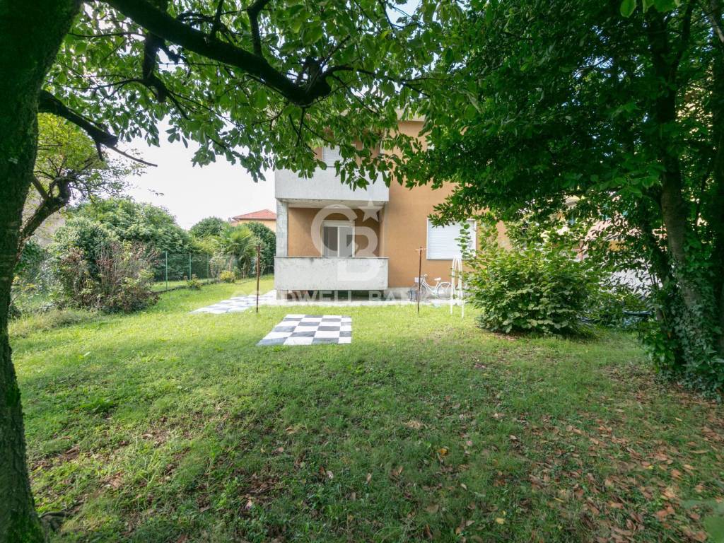 Villa a Gorla minore in VIA FOSCOLO, 6 - Foto 4