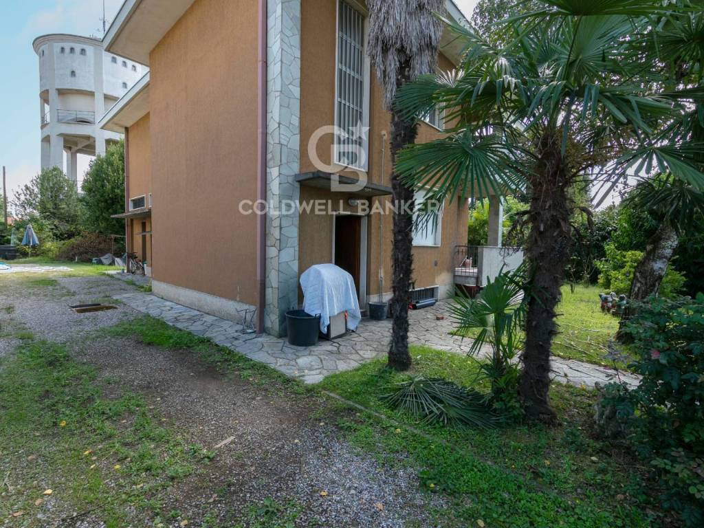 Villa a Gorla minore in VIA FOSCOLO, 6 - Foto 5