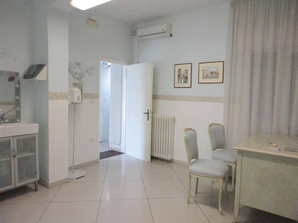 Immobile a Abano terme in Viale delle Terme - Foto 3