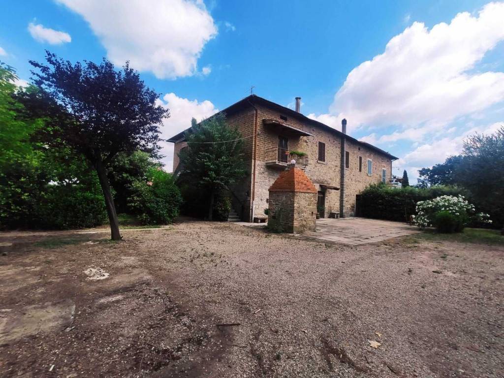 Rustico / casale a Castiglion fiorentino - Foto 2