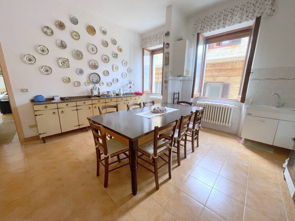 Appartamento a Osimo in Piazza Giacomo Leopardi - Foto 3